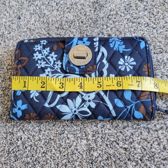 Vera Bradley Women's Turnlock Zipper Quilted  Wallet Blue Java Floral Nwt - Picture 5 of 6